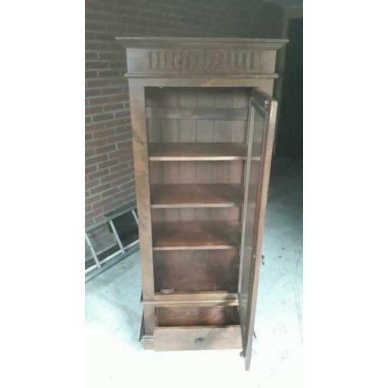 Vitrinekast donker