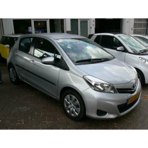 Toyota Yaris 1.4 D-4D-F Aspiration - Navi,cruise, Airco, Cam