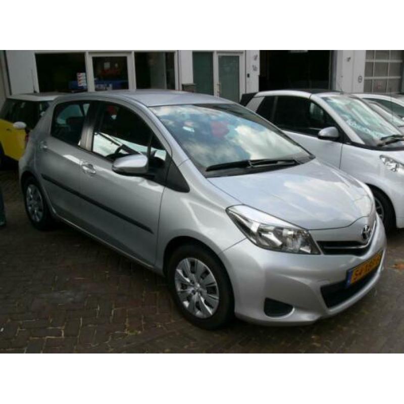 Toyota Yaris 1.4 D-4D-F Aspiration - Navi,cruise, Airco, Cam