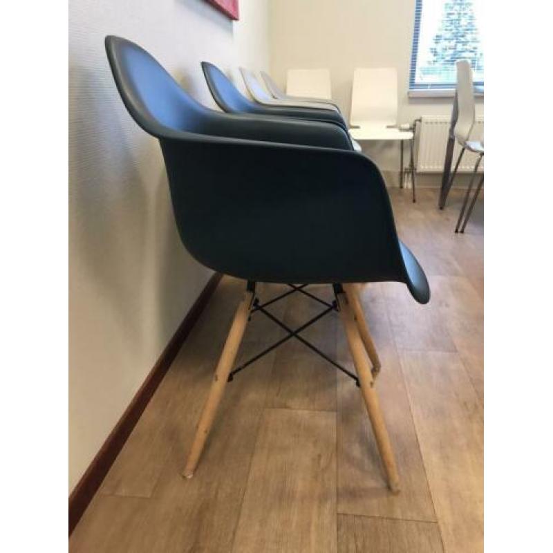 Kuipstoelen, 20 euro per stuk