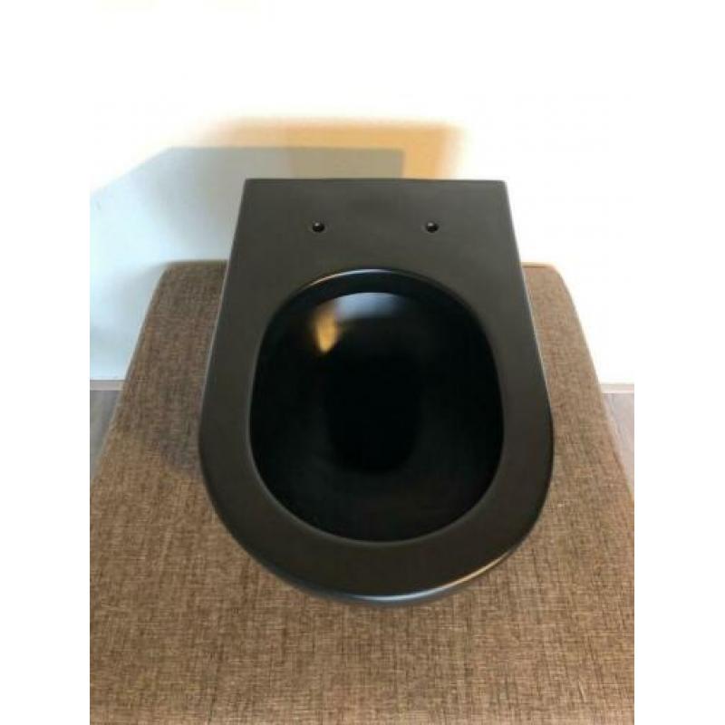 Nieuw: mat zwarte toilet pot / wc-pot / wandcloset