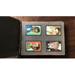Plaatjes album met filmsterren.