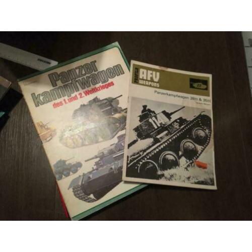 2 Tank boekjes (ENG-DUI) samen voor 2,-