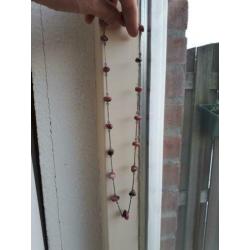 oude zilveren ketting met natuurlijk rhodochrosiet