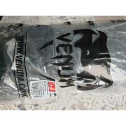 Venum 14oz kickbox handschoen challenger 2.0