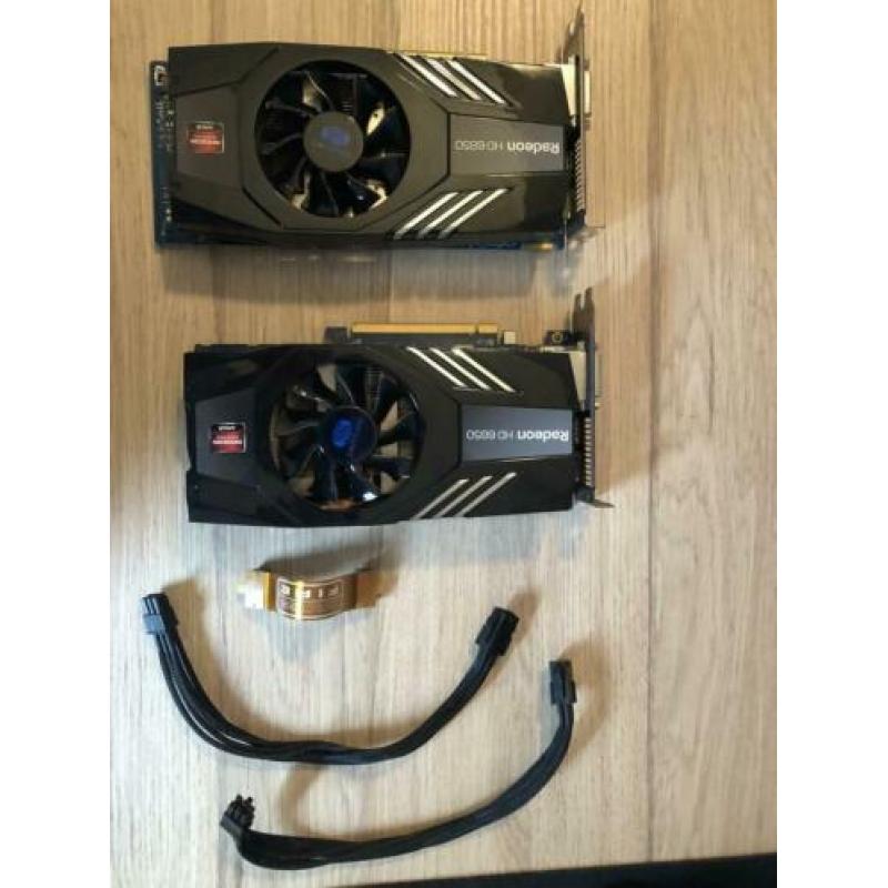 2x Sapphire Radeon 6850