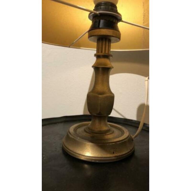 Lamp met gouden voetje