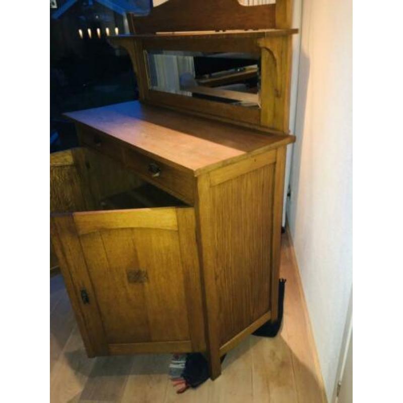 Mooi dressoir Breed 1,14 x 47 diep X 1.47 hoog