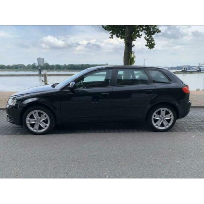 Audi A3 1.4 Tfsi 92KW Sportback S-tronic 2009 Zwart NW APK