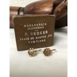 Geel gouden oorbellen doosje 585