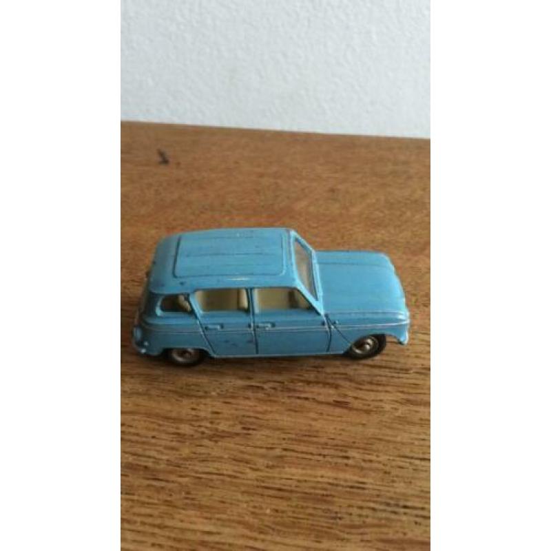 Dinky toy Renault 4