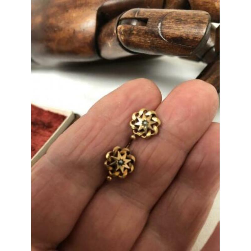Geel gouden oorbellen doosje 585