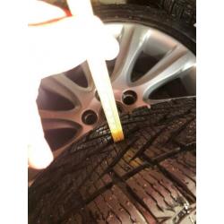 Winterbanden Volvo 205/50 R17 17' met velg zeer mooi