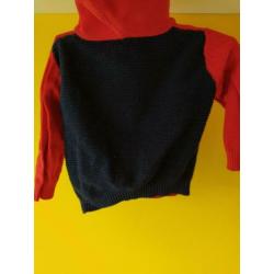 Heel mooi vest van Imps en Elfs mt 68 rood met blauw breisel
