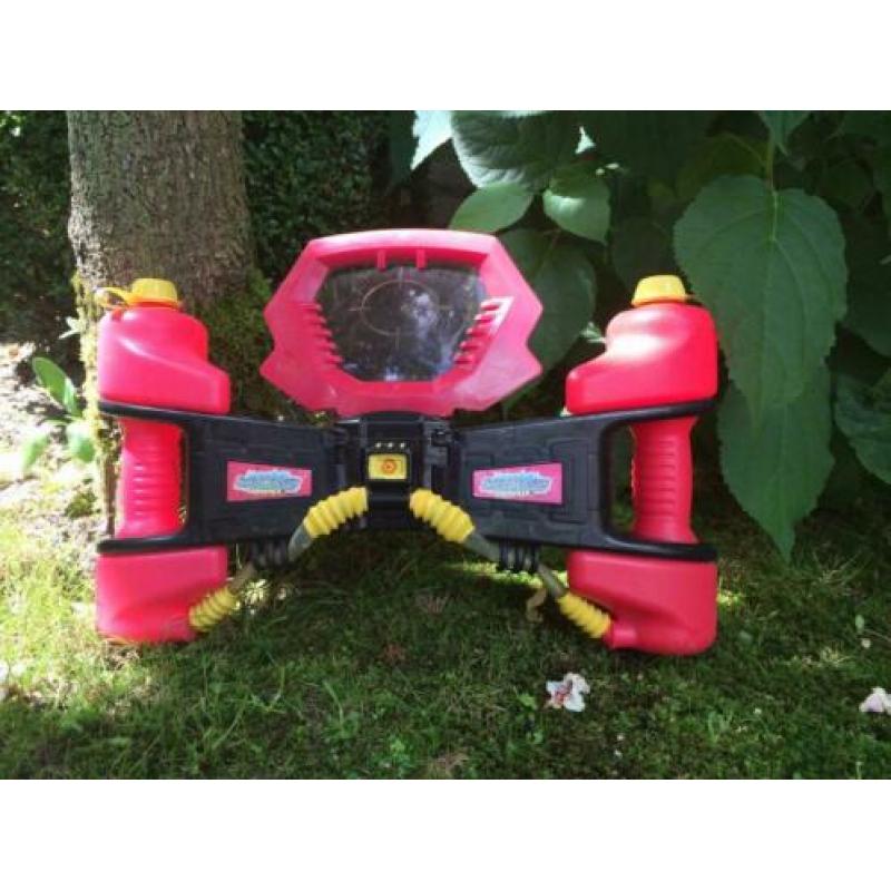 supersoaker - apart model met schermpje en 2 waterreservoirs