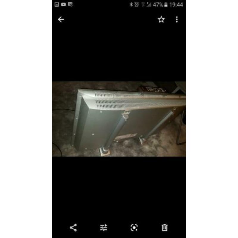 Tv's 2x € 30 per stuk