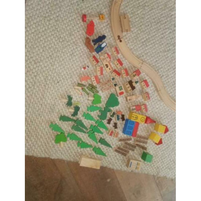 Houten treinenbaan / treinbaan eichhorn en ikea