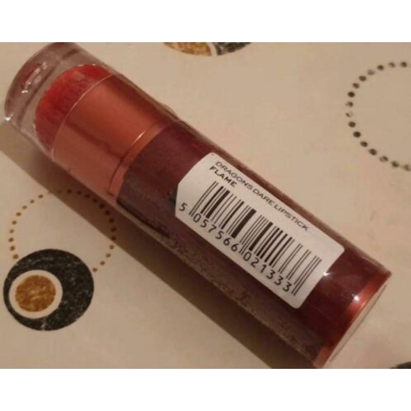I Heart Revolution Dragons Dare lipstick - Flame