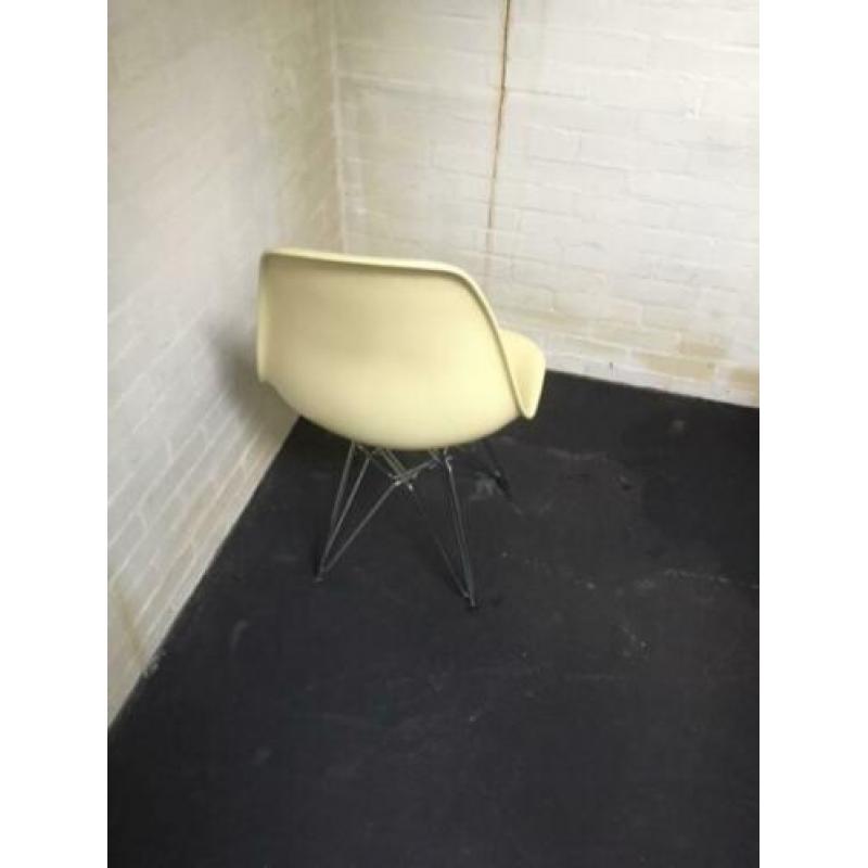 Leuk gele design stoel kunststof zitting | metalen onderstel
