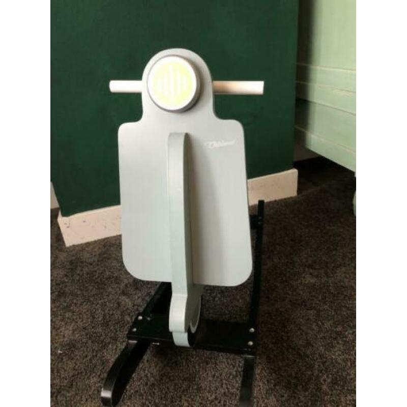 Mooie houten schommel scooter