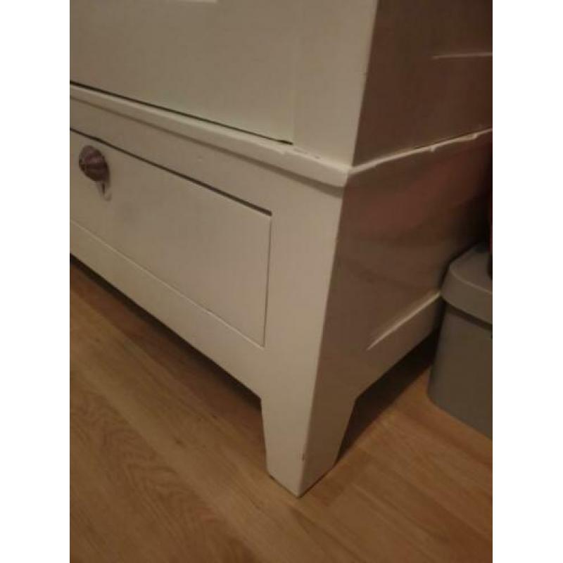 Brocante antieke kledingkast