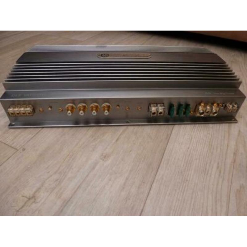 Ultimate Series A5 DLS Versterker Stereo/Monoblock 3 Kanaals