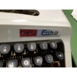 Erika Daro typemachine uit jaren 70 met originele koffer