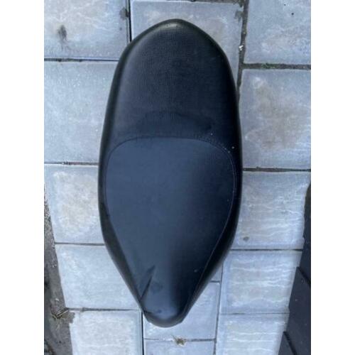 Peugeot kisbee zadel/ buddyseat