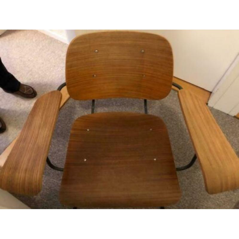 2 stoelen scandinavisch design