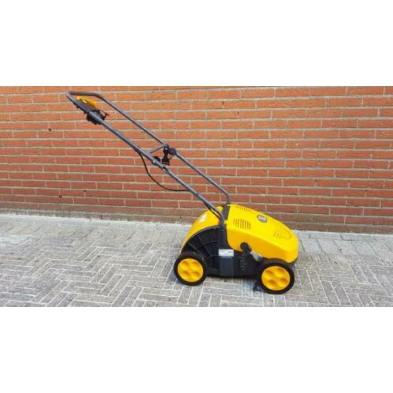 Stiga VE32 electrische verticuteermachine