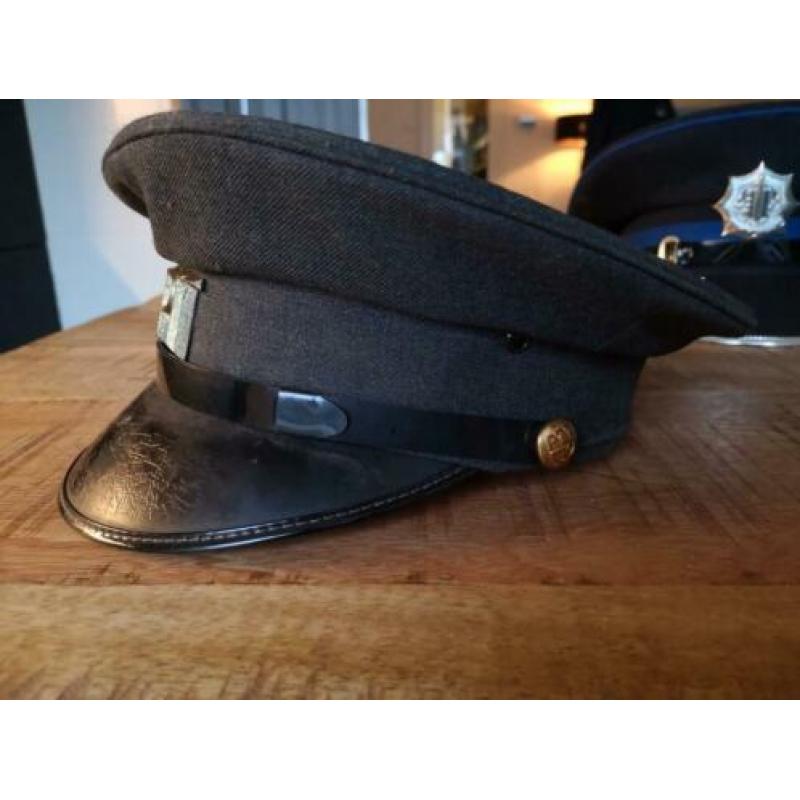 PTT uniform platte pet. Rang postbode. Maat 54.