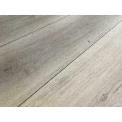 Laminaat Century Elegance 8mm Warm grijs eiken 703