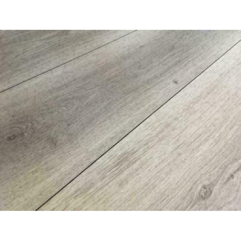 Laminaat Century Elegance 8mm Warm grijs eiken 703