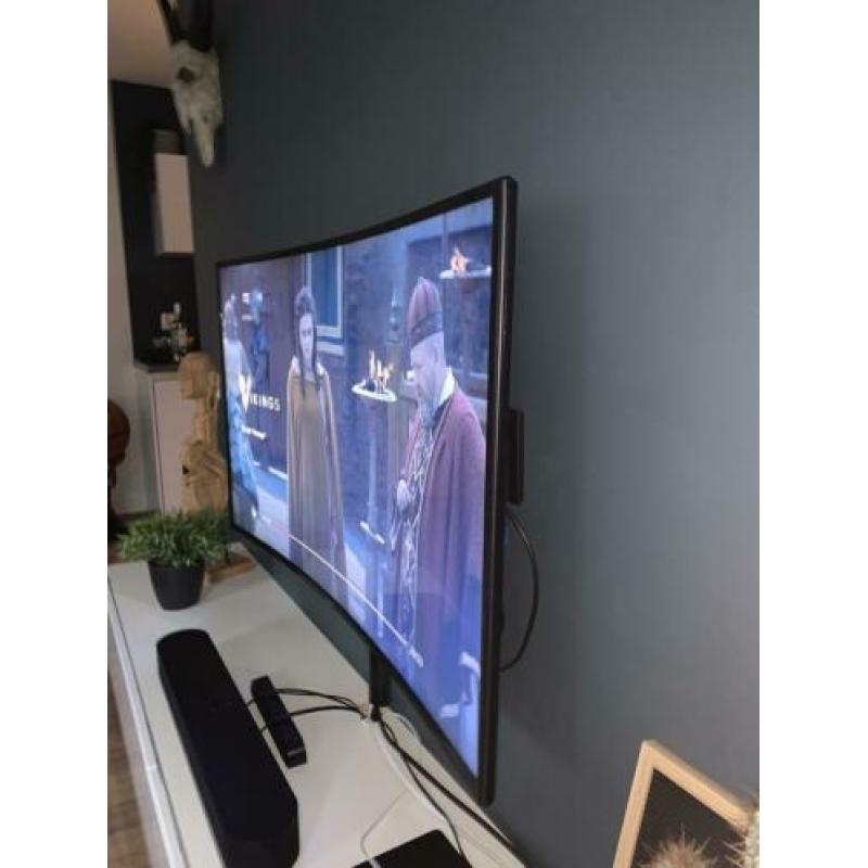 Samsung Curved ‘49 inch’ 4K UHD tv (smart tv)