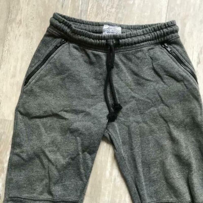 Grijze joggingbroek | C&A | Maat 152
