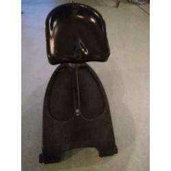 Meerijdplankje voor de Bugaboo kinderwagen met adapters.