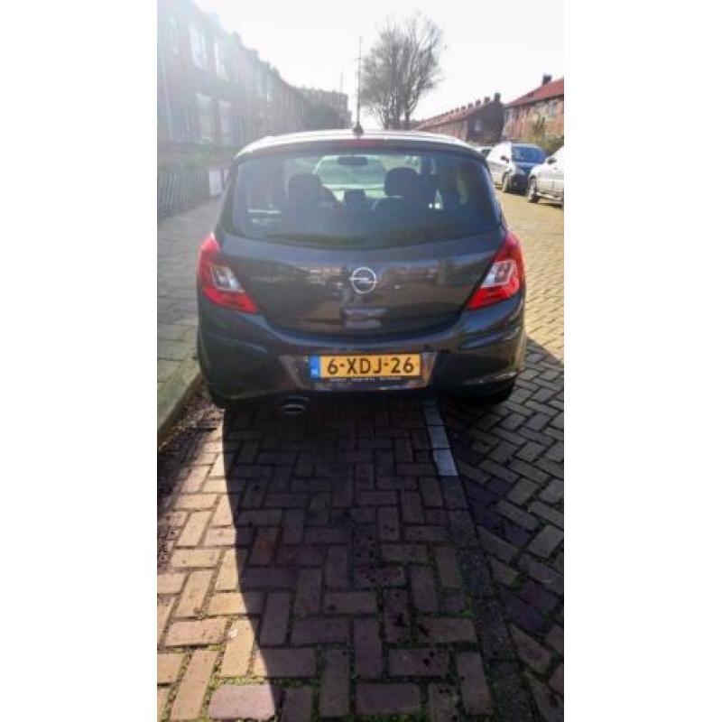 Opel Corsa 1.4 16V 5D 2014 Grijs
