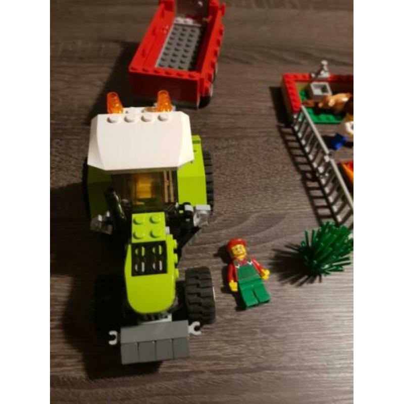Lego city 7684 tractor en varkensboerderij