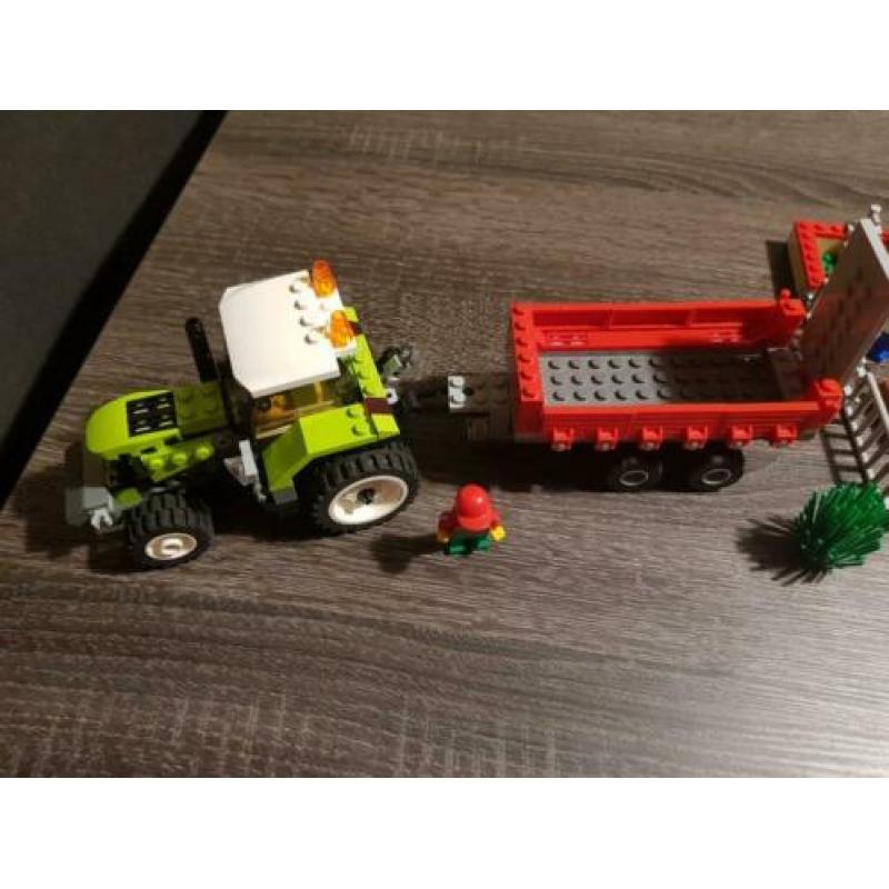 Lego city 7684 tractor en varkensboerderij