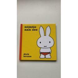 6 nijntje boeken.