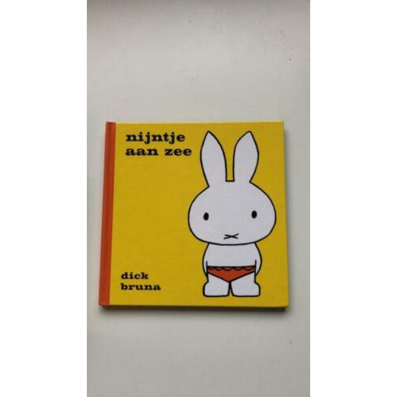 6 nijntje boeken.