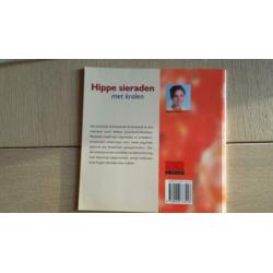 Twee boeken sieraden maken, Marjolein Wierda en Scheffers