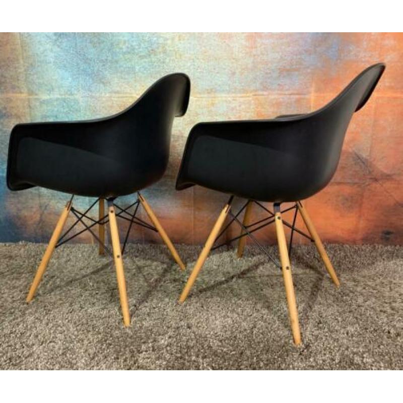 2 x Vitra DAW Plastic Armchair zwart, Charles en Ray Eames