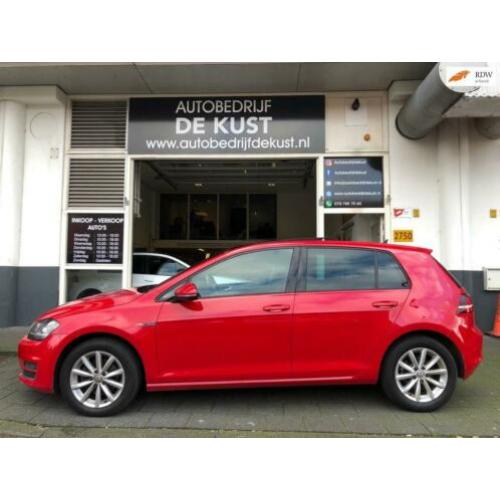 Volkswagen Golf 2.0 TDI Connected Series Bj 2016 6-Bak Panor