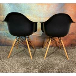 2 x Vitra DAW Plastic Armchair zwart, Charles en Ray Eames