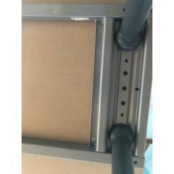 Tafel Ikea 1.60 x 0.80, houten blad met ijzeren frame