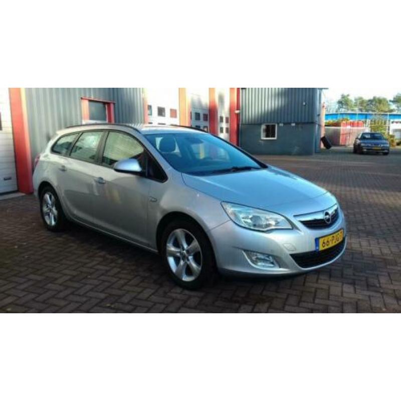 Opel Astra Sports Tourer 1.4 Edition Navigatie, Mooie auto!