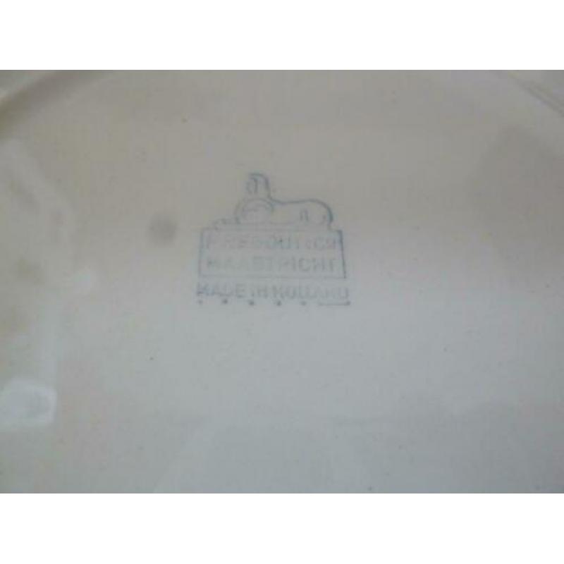 Petrus Regout Maastricht pastel puddingvorm 165 geel.