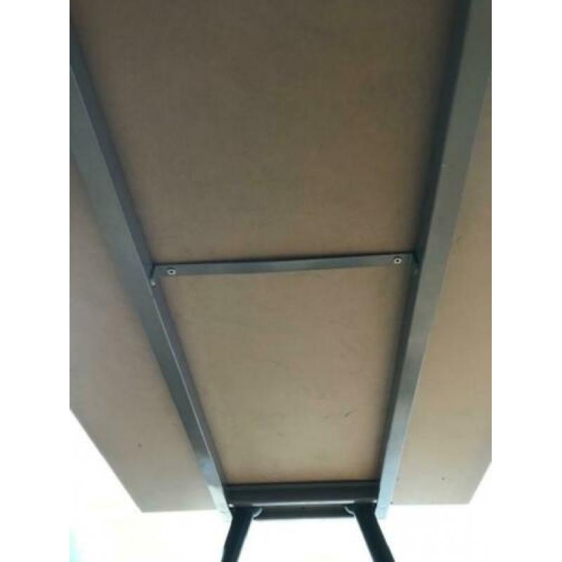 Tafel Ikea 1.60 x 0.80, houten blad met ijzeren frame