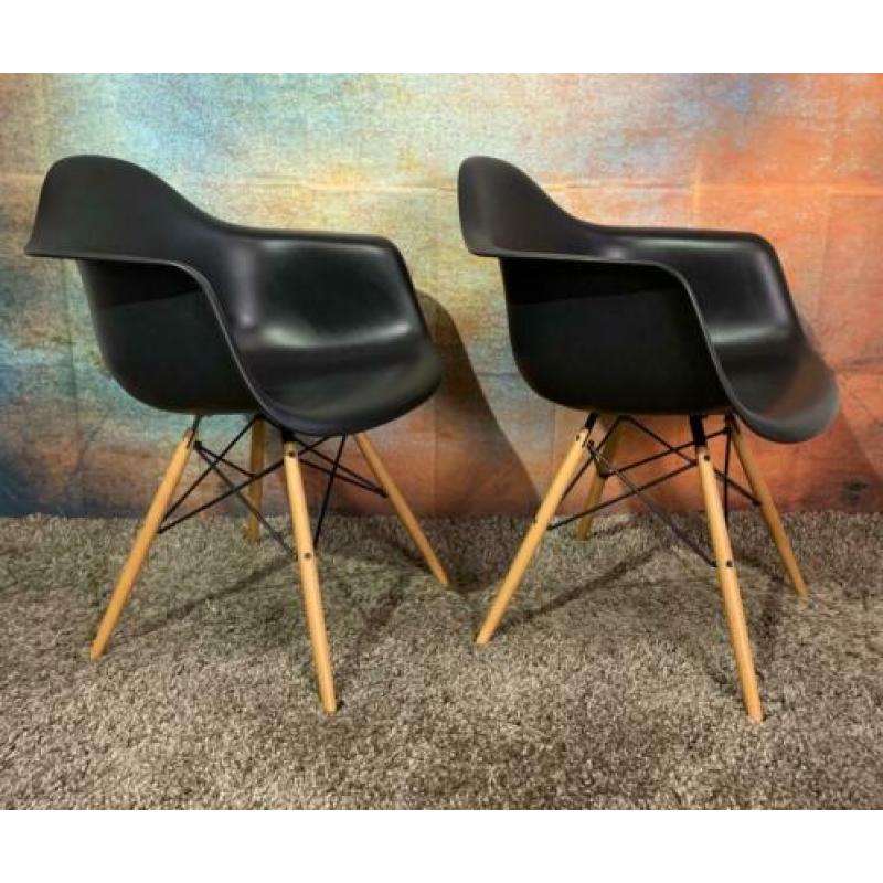 2 x Vitra DAW Plastic Armchair zwart, Charles en Ray Eames